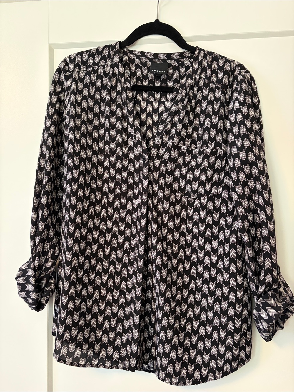 Trouve Black and White Chevron Button-Down Blouse